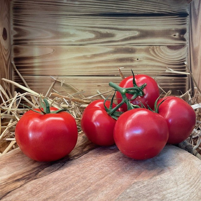 Komkommer, ui, (tros)tomaat en aardappel